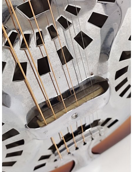 FENDER FR-50 RESONATOR FENDER FR-50 RESONATOR