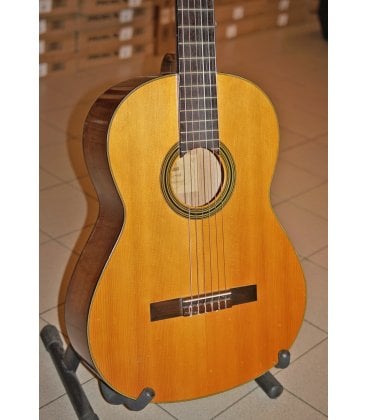 YAMAHA G60