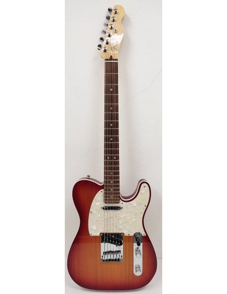 FENDER TELECASTER AM DELUXE w/CASE FENDER TELECASTER AM DELUXE w/CASE
