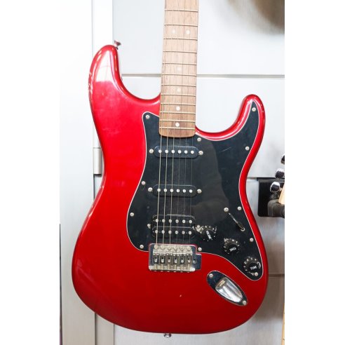 SQUIER AFFINITY STRAT HSS CANDY APPLE RED