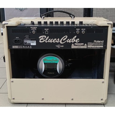ROLAND BLUES CUBE STAGE