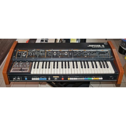 ROLAND JUPITER 4