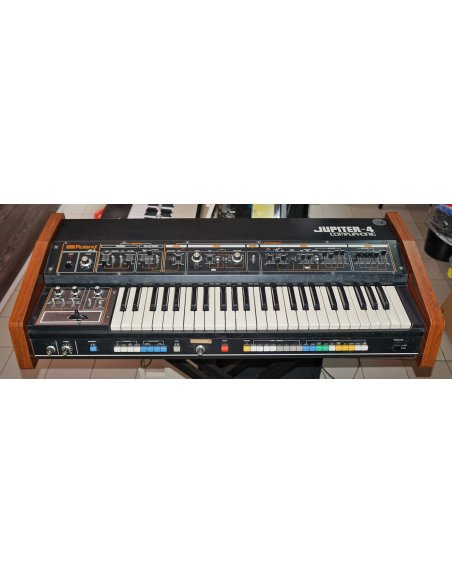 ROLAND JUPITER 4