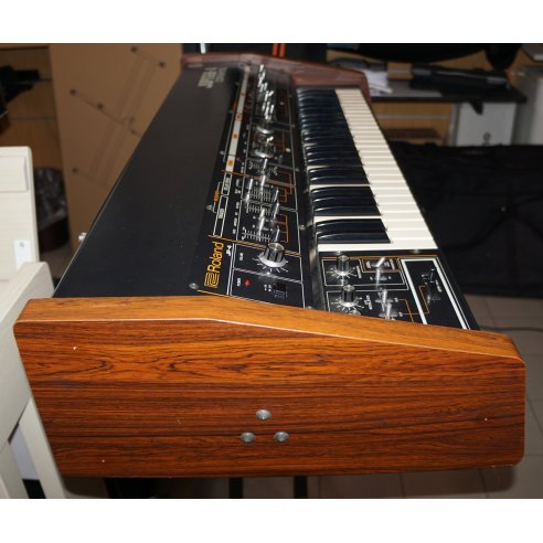 ROLAND JUPITER 4