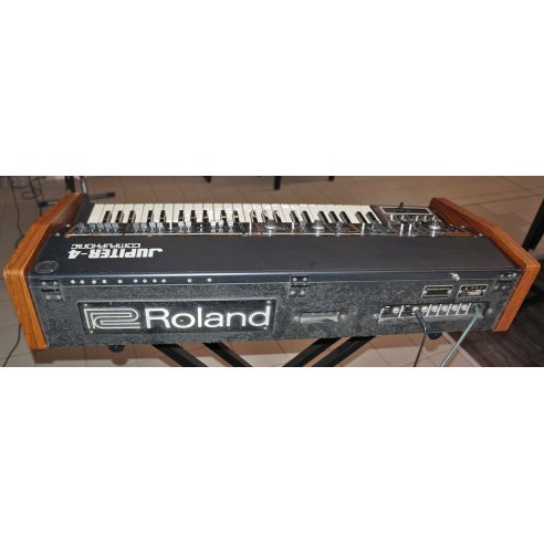 ROLAND JUPITER 4