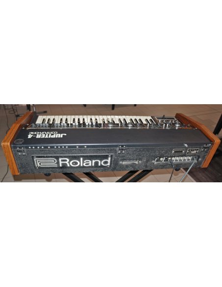 ROLAND JUPITER 4