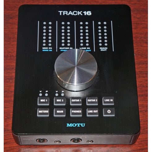 MOTU TRACK 16 + BREAKOUT CABLE