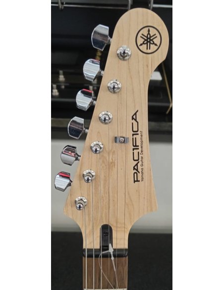 YAMAHA PACIFICA 012 BLACK