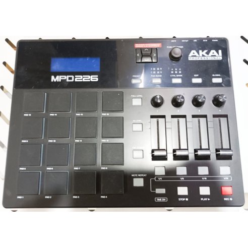 AKAI MPD 226