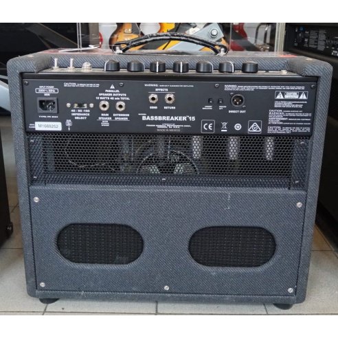 FENDER BASSBREAKER 15
