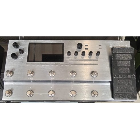 MOOER GE300 PEDALIERA MULTIEFFETTO