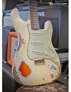 FENDER LTD ED. '61 STRAT HEAVY RELIC AWH OVER 3CS 2