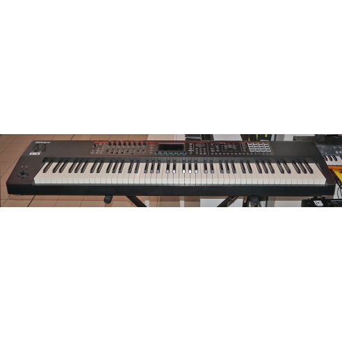 ROLAND FANTOM 08