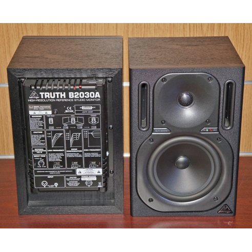 BEHRINGER B2030A PAIR