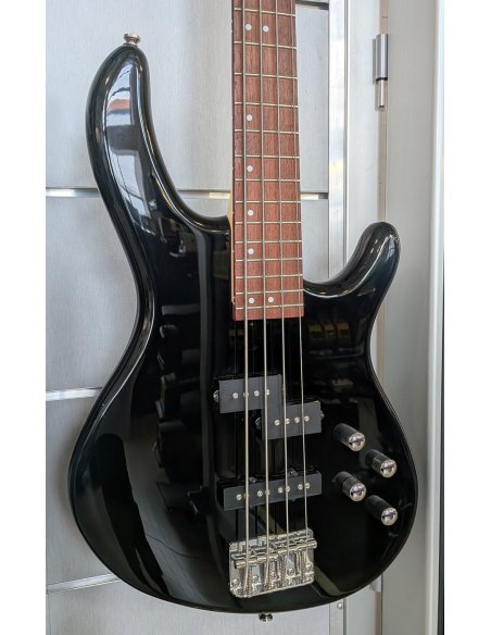 CORT ACTION BASS PLUS
