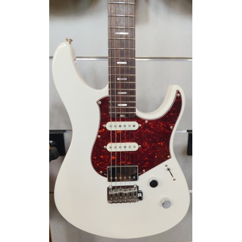 YAMAHA PACIFICA PROFESSIONAL SHELL WHITE