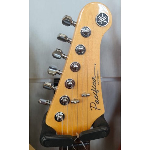 YAMAHA PACIFICA PROFESSIONAL SHELL WHITE