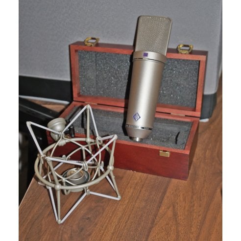 NEUMANN U87 AI + EA87