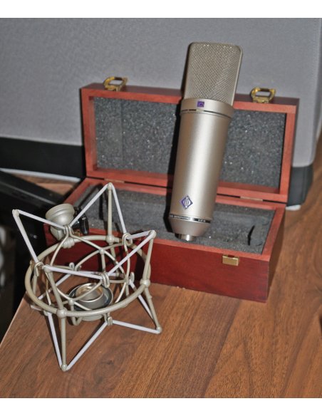 NEUMANN U87 AI + EA87
