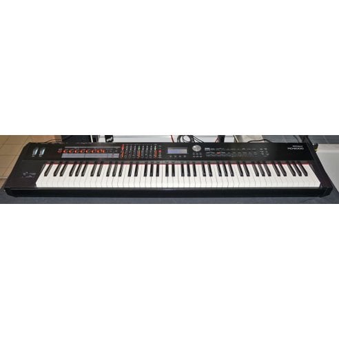 ROLAND RD2000