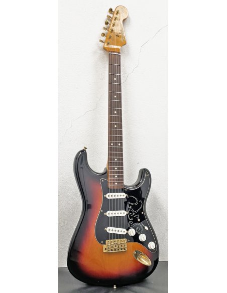 FENDER STRATOCASTER STEVIE RAY VAUGHAN