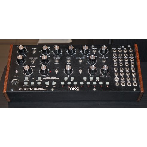 MOOG MOTHER 32