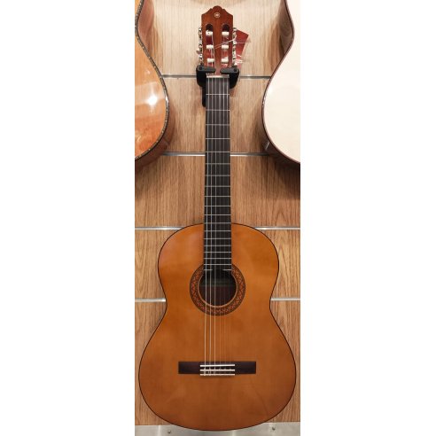 YAMAHA C40