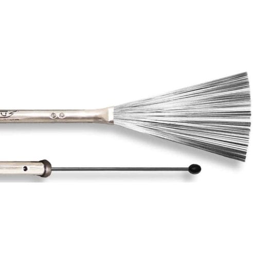 FACUS BRUSHES NAKED