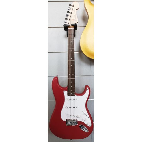 SQUIER DEBUT SERIES STRATOCASTER RED DAKOTA