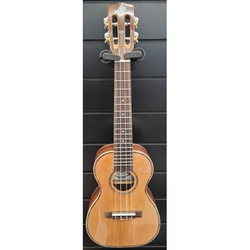 LAX UK318S-C UKULELE CONCERT + BAG