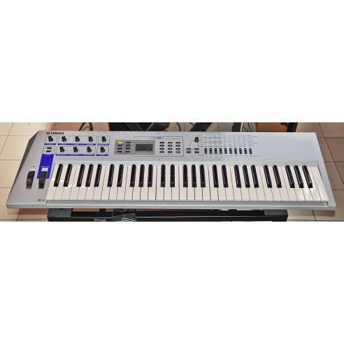 YAMAHA CS2X