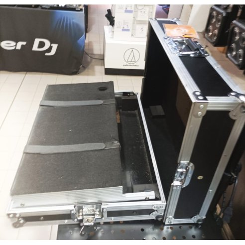 MAGMA CASE TRAKTOR