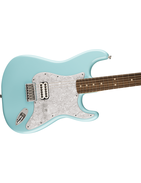 FENDER LTD STRAT TOM DELONGE DAPHNE BLUE FENDER LTD STRAT TOM DELONGE DAPHNE BLUE