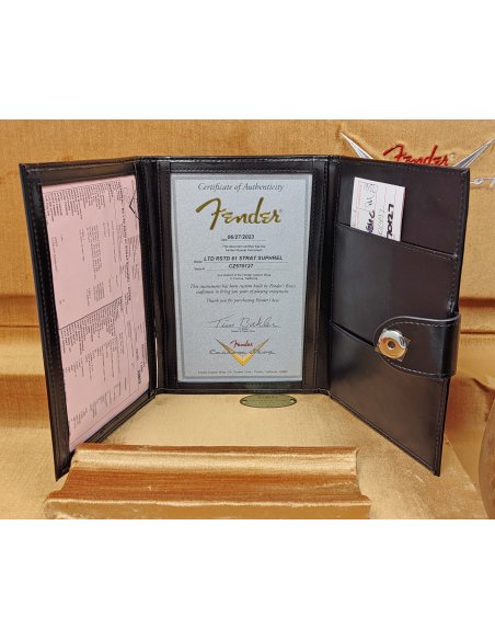 FENDER LTD ED. '61 STRAT SUPER HEAVY RELIC ROASTED 3 COLOR SUNBURST FENDER LTD ED. '61 STRAT SUPER HEAVY RELIC ROASTED 3 COLOR SUNBURST