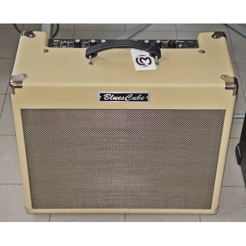 ROLAND BLUES CUBE STAGE