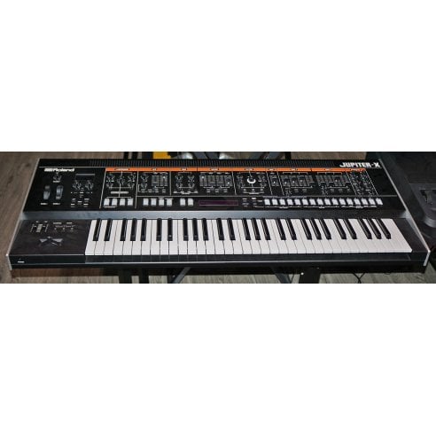 ROLAND JUPITER X