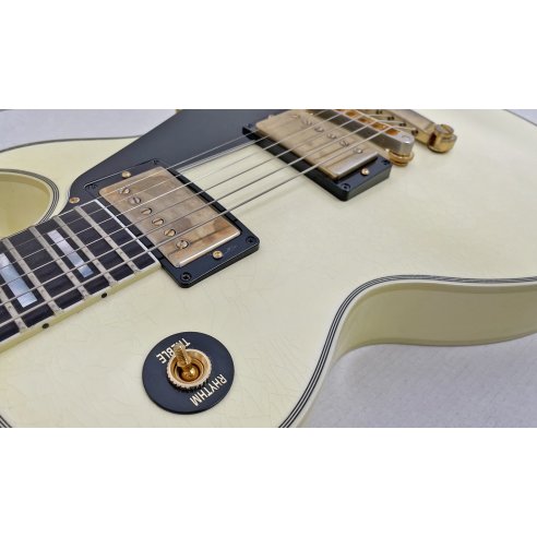 GIBSON LES PAUL CUSTOM ALPINE WHITE LIGHT AGED...