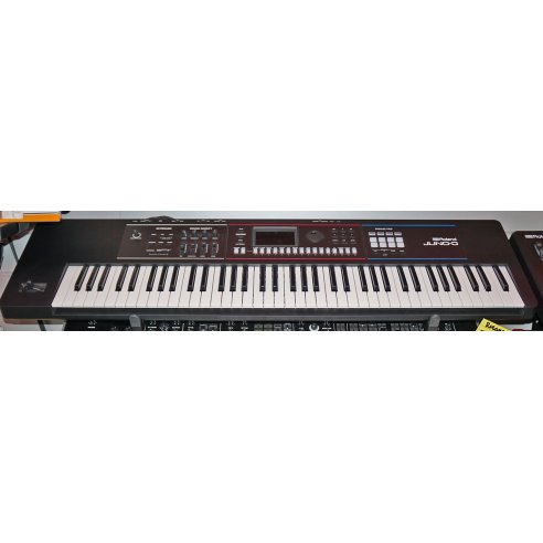 ROLAND JUNO D7