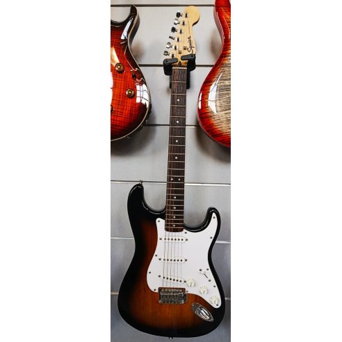 SQUIER SONIC STRATOCASTER PACK
