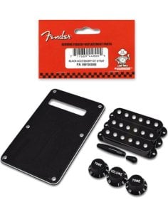FENDER ACCESSORY KIT STRATO BLACK