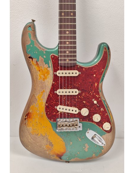 FENDER LTD ED. '61 STRAT SUPER HEAVY RELIC SHERWOOD GREEN OVER 3CS