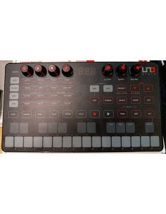 IK MULTIMEDIA UNO SYNTH